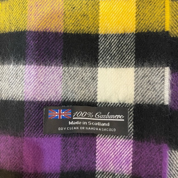 100% cashmere scarf unisex 62L-12W new without tags made in Scotland - Picture 2 of 3